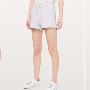 Lululemon On The Fly Short *2.5" Wee Are From Space Nimbus Battleship size 2